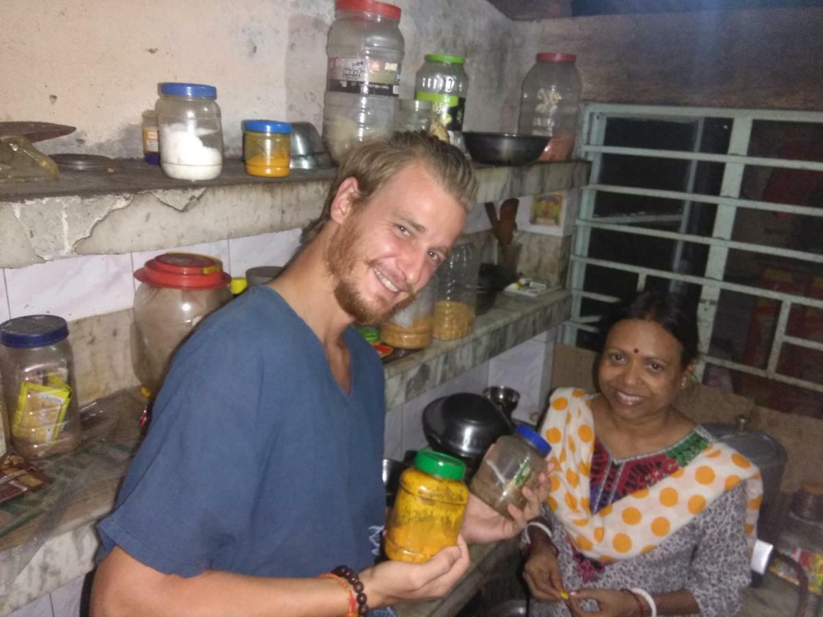 Atathi Niwas Guest House For Backpackers And Travellers Siliguri Εξωτερικό φωτογραφία