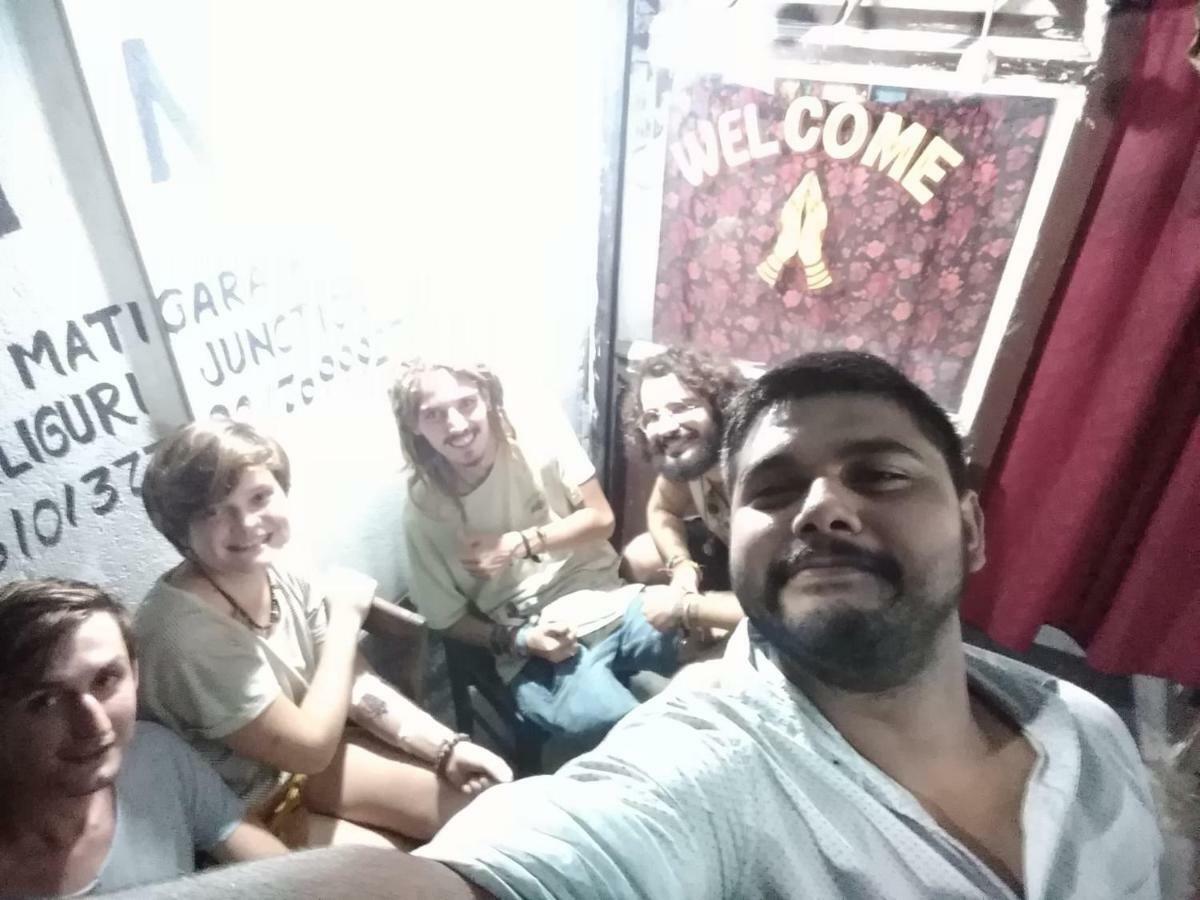 Atathi Niwas Guest House For Backpackers And Travellers Siliguri Εξωτερικό φωτογραφία