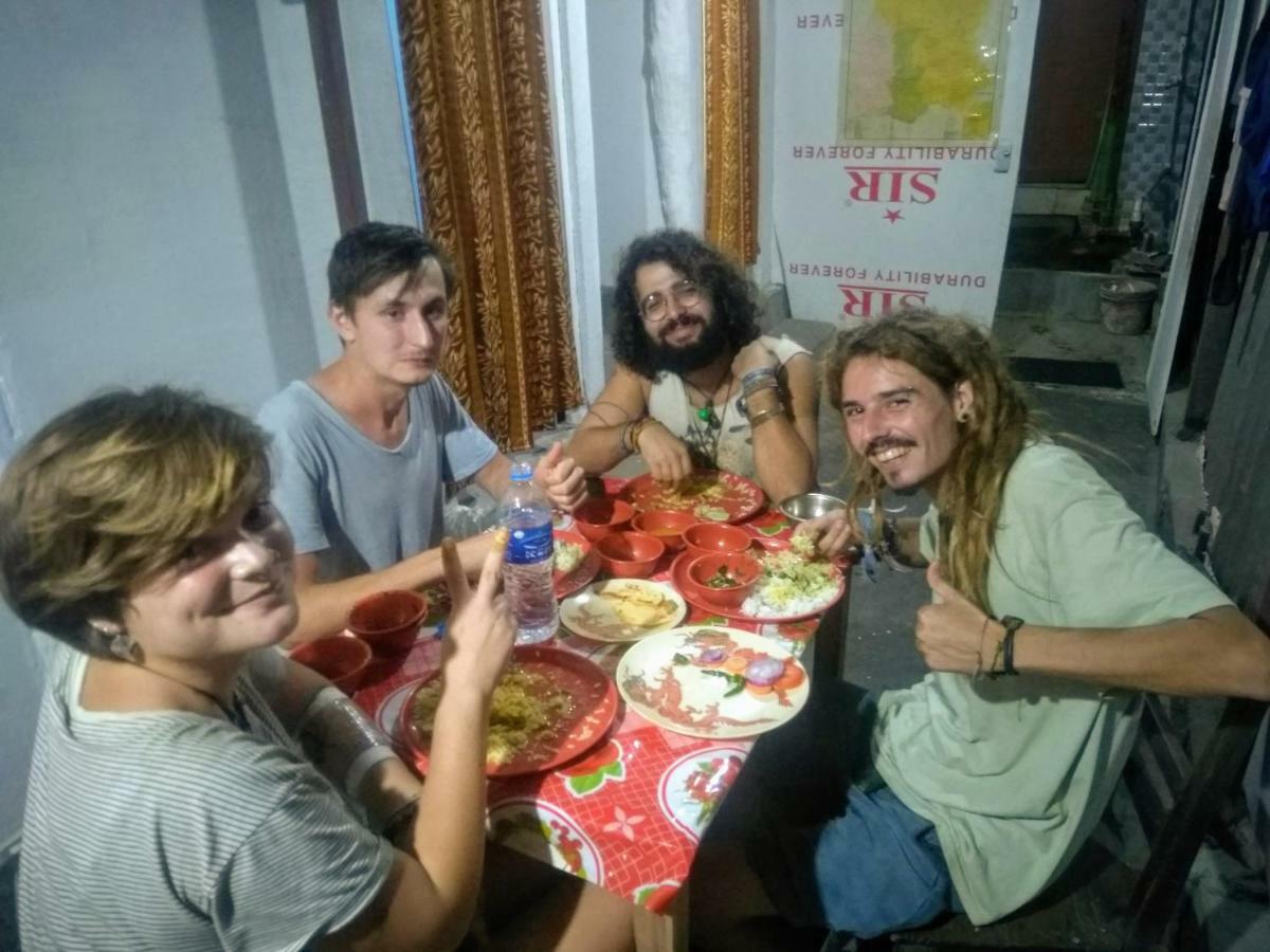 Atathi Niwas Guest House For Backpackers And Travellers Siliguri Εξωτερικό φωτογραφία