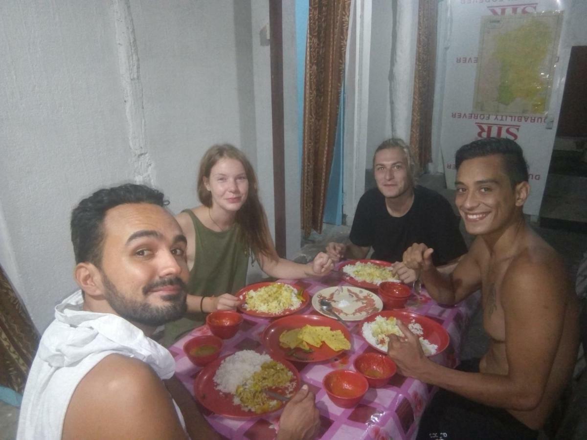 Atathi Niwas Guest House For Backpackers And Travellers Siliguri Εξωτερικό φωτογραφία